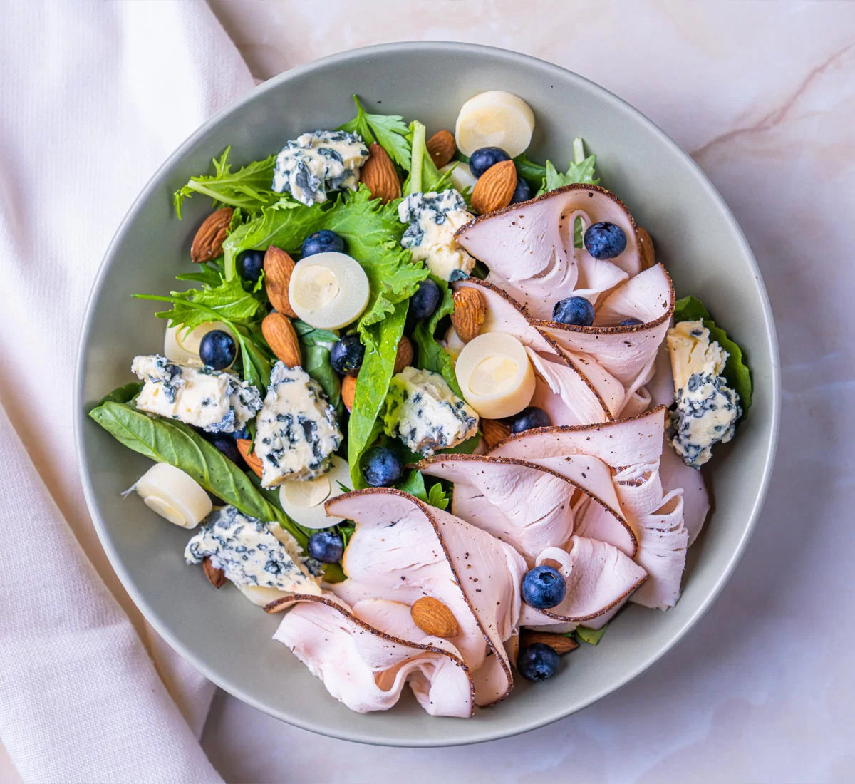 Ensalada fresca con trozos de pavo Delipavo